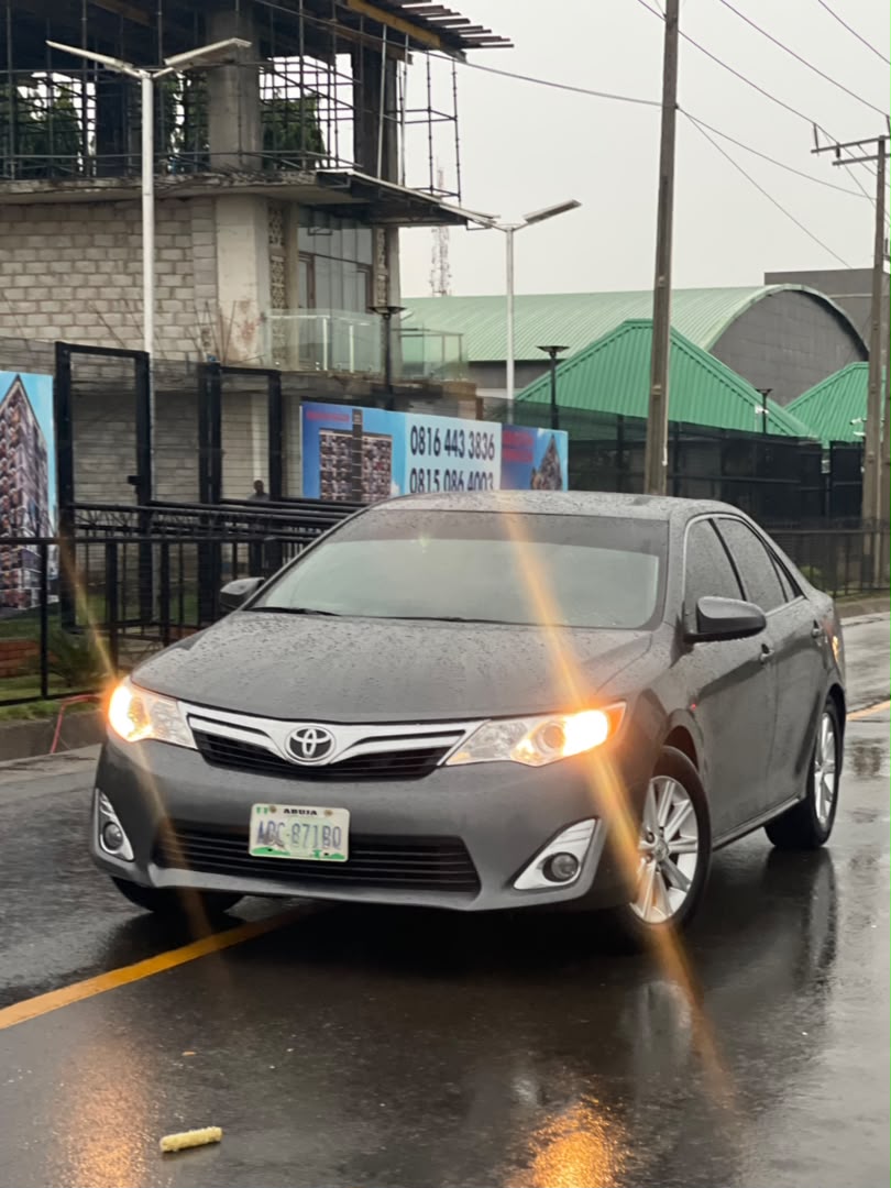 
								CLEAN NEATLY USED 2013 UNREGISTERED TOYOTA CAMRY XLE ONE YEAR USED NOW AVAILABLE PRICE 9.7M ABUJA! full									