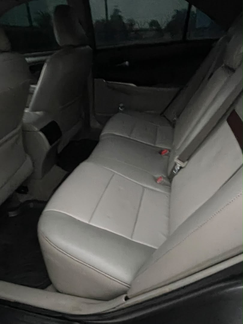 
								CLEAN NEATLY USED 2013 UNREGISTERED TOYOTA CAMRY XLE ONE YEAR USED NOW AVAILABLE PRICE 9.7M ABUJA! full									