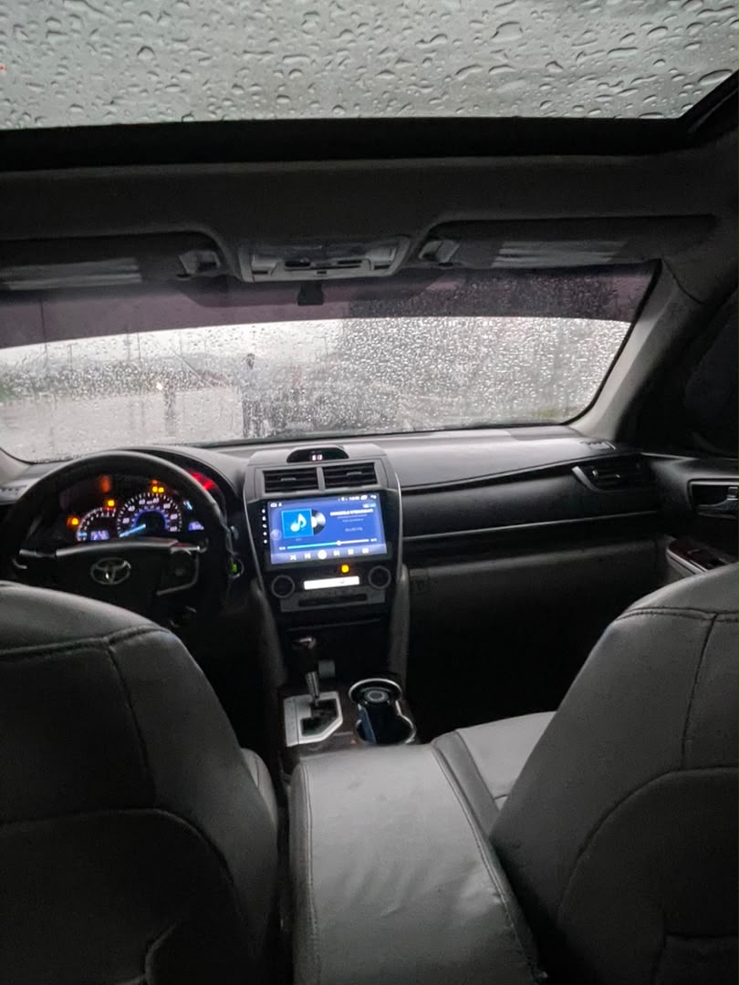 
								CLEAN NEATLY USED 2013 UNREGISTERED TOYOTA CAMRY XLE ONE YEAR USED NOW AVAILABLE PRICE 9.7M ABUJA! full									
