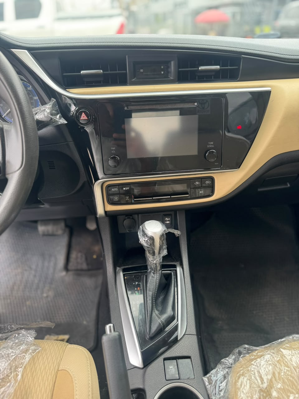 
								Foreign used 2019 Toyota Corolla   With original duty  Clean title  Going for 17.5m  Abuja deal full									