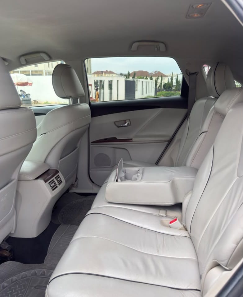 
								NEATLY USED 2011 TOYOTA VENZA V6 THUMB START IN PRISTINE CONDITION WITH PROPER DOCUMENTATION UNTAMPERED SYSTEM GOING FOR 10.5M ABUJA DEAL full									