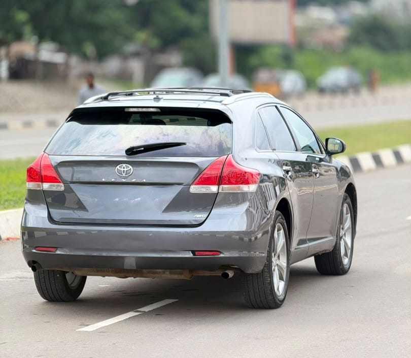 
								NEATLY USED 2011 TOYOTA VENZA V6 THUMB START IN PRISTINE CONDITION WITH PROPER DOCUMENTATION UNTAMPERED SYSTEM GOING FOR 10.5M ABUJA DEAL full									