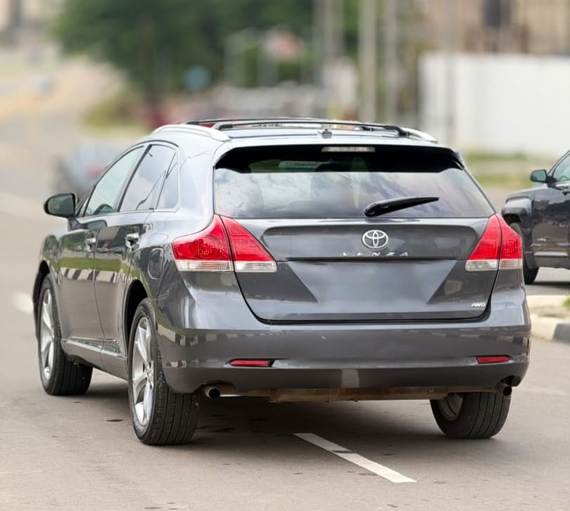 
								NEATLY USED 2011 TOYOTA VENZA V6 THUMB START IN PRISTINE CONDITION WITH PROPER DOCUMENTATION UNTAMPERED SYSTEM GOING FOR 10.5M ABUJA DEAL full									