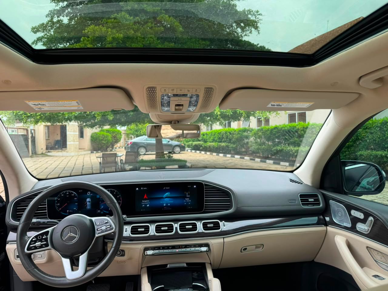 
								Giveaway Deal‼️‼️‼️ Carefully Used 2020 Mercedes Benz GLE350 in Mint condition Low mileage Accident free going for just N47.5m Net owners house Abuja📍 ZERO CHAIN DEAL full									