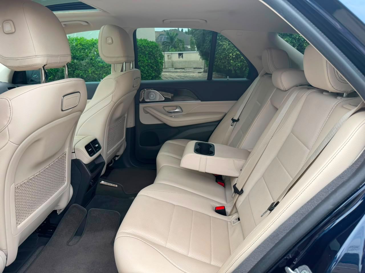 
								Giveaway Deal‼️‼️‼️ Carefully Used 2020 Mercedes Benz GLE350 in Mint condition Low mileage Accident free going for just N47.5m Net owners house Abuja📍 ZERO CHAIN DEAL full									