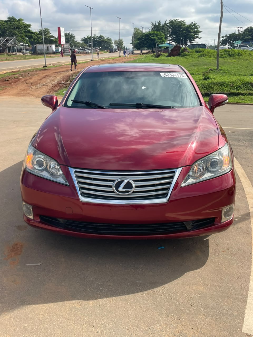 
								Foreign used 2011 Es350, just buy and drive, going for 12.5m Abuja Deal full									