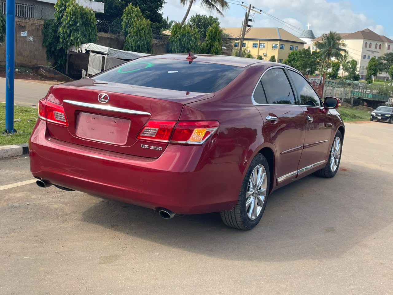 
								Foreign used 2011 Es350, just buy and drive, going for 12.5m Abuja Deal full									