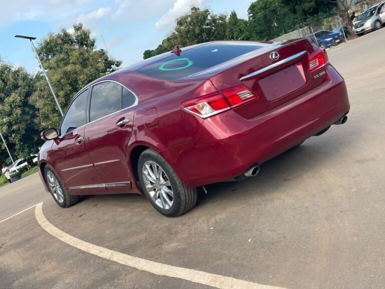 Foreign used 2011 Es350, just buy and drive, going for 12.5m Abuja Deal