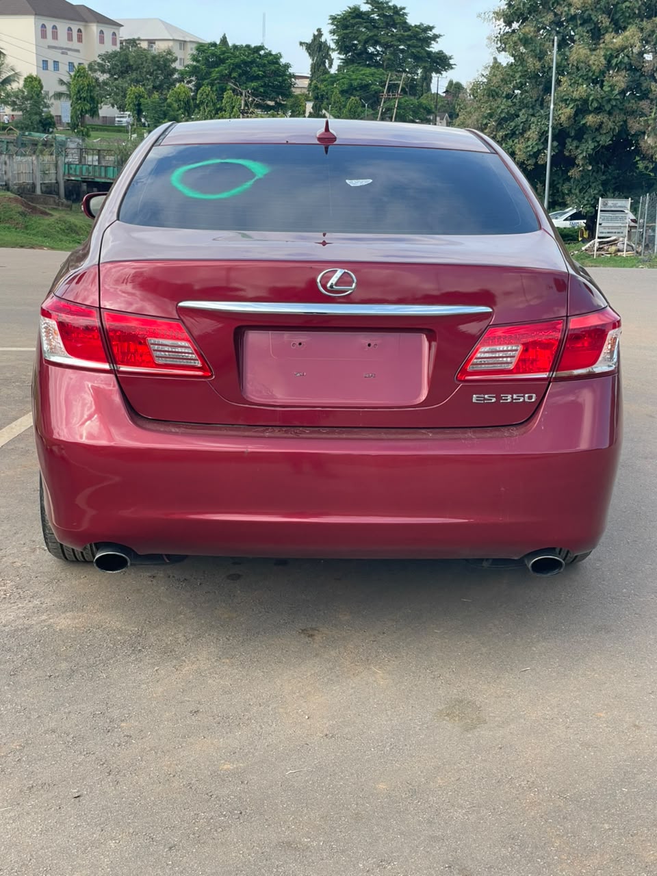 
								Foreign used 2011 Es350, just buy and drive, going for 12.5m Abuja Deal full									