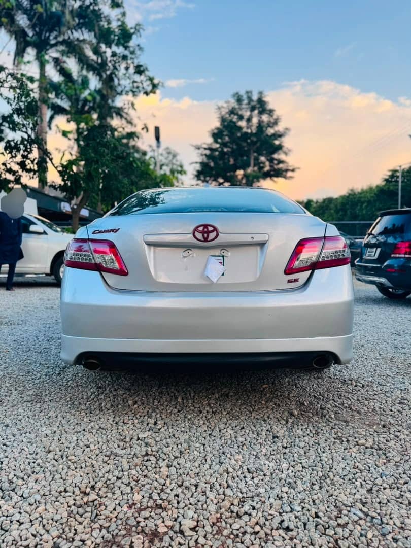 
								Direct belgium 2010 camry SE with venza engine. Going for 10.5m only. Location: Abuja! with me full									