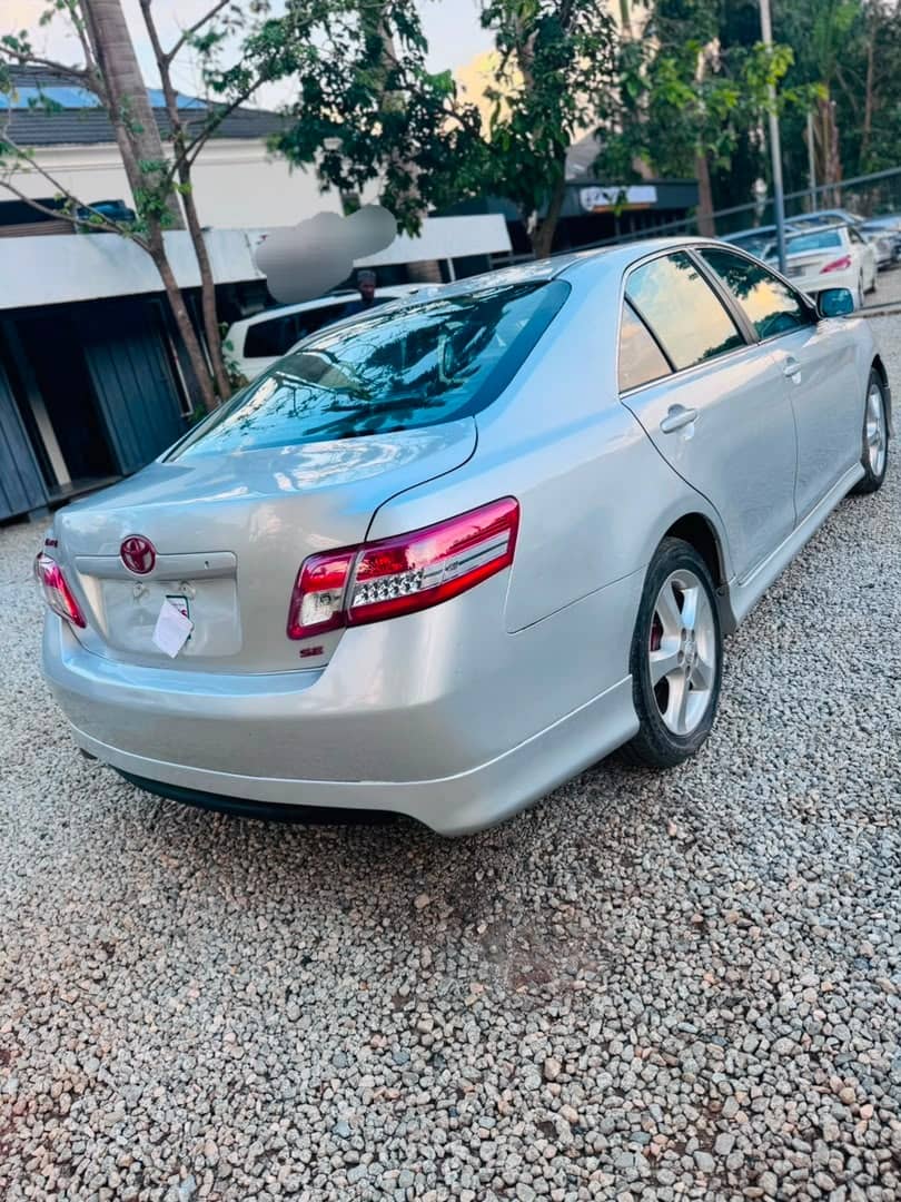 
								Direct belgium 2010 camry SE with venza engine. Going for 10.5m only. Location: Abuja! with me full									