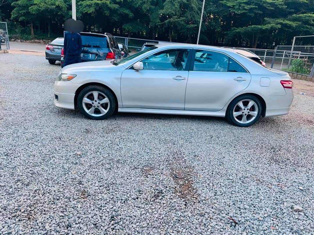 
								Direct belgium 2010 camry SE with venza engine. Going for 10.5m only. Location: Abuja! with me full									