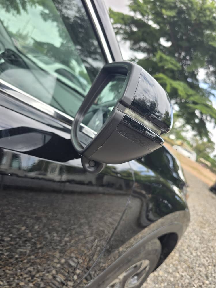 
								Foreign used Honda Crv 2020 Extremely clean full options  Going for 33m Location Abuja full									