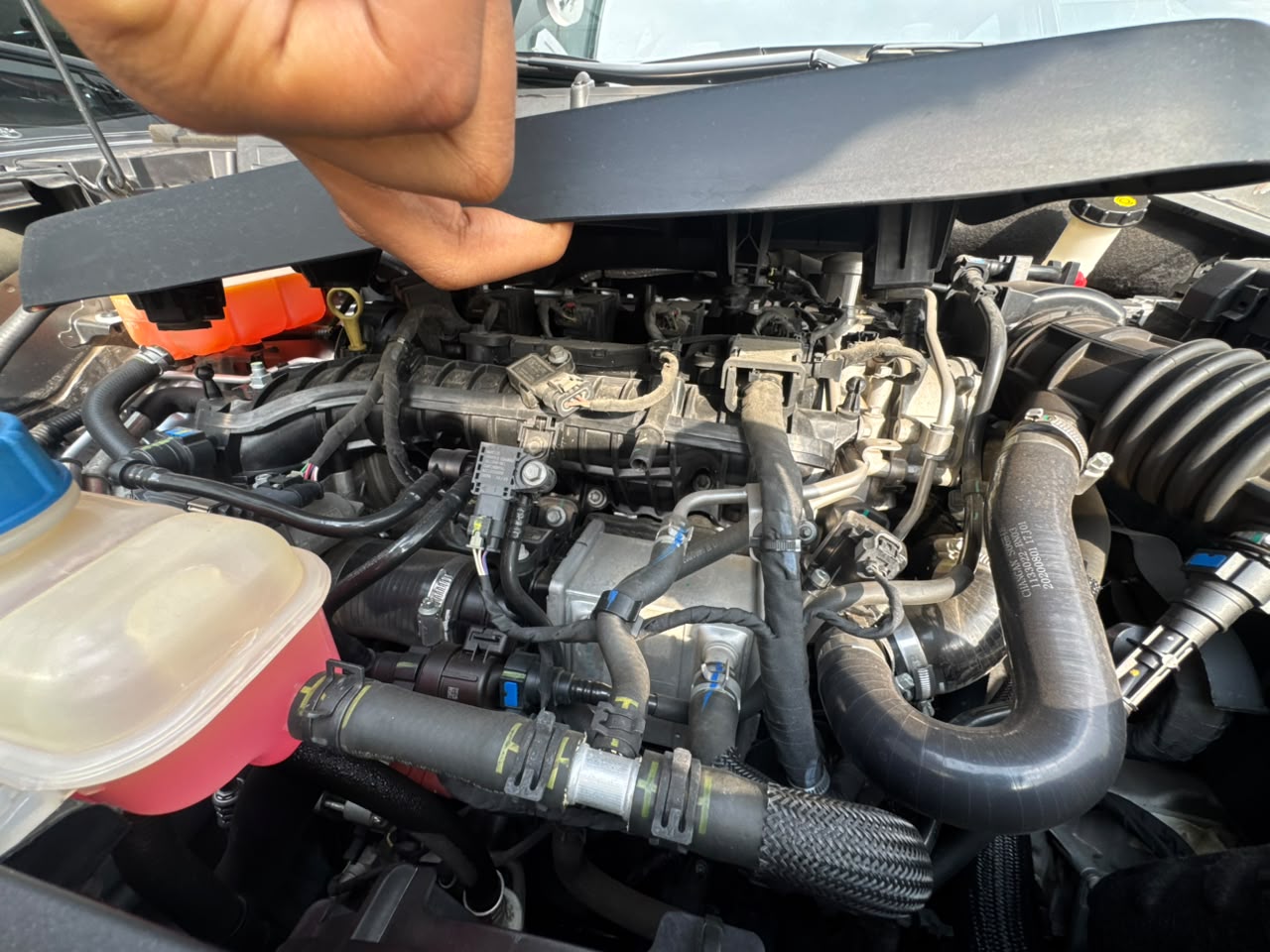
								Foreign used 2024 Changan uni T   With original papers  Clean red interior  Going for 35m  Abuja deal full									