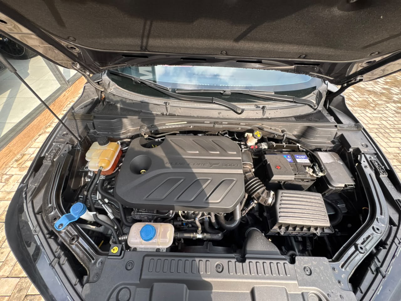 
								Foreign used 2024 Changan uni T   With original papers  Clean red interior  Going for 35m  Abuja deal full									