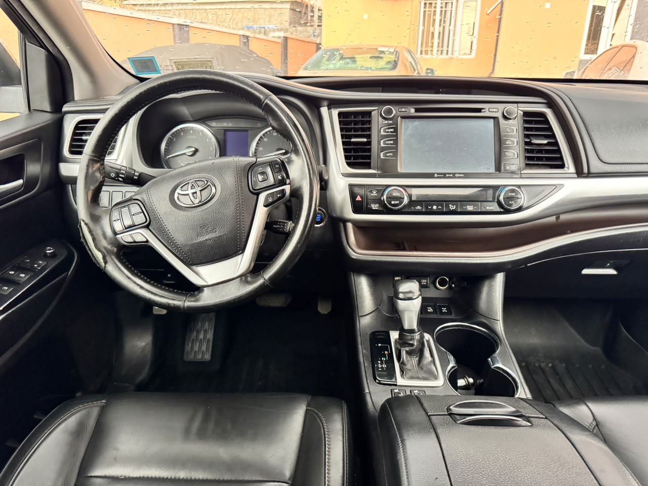 
								Giveaway Deal‼️‼️‼️ (79k Mileage) Foreign Used 2017/18 Toyota Highlander XLE car is in pristine condition with June 2026 Entry duty fullest option (Keyless & Sunroof) going for just 26.5m with our sambo Kubwa Abuja📍 ZERO CHAIN DEAL full									