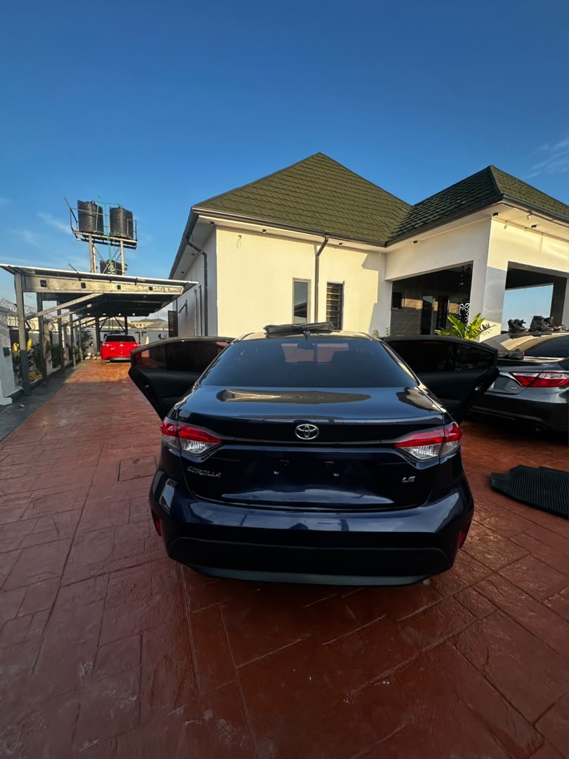 
								Giveaway Deal‼️‼️‼️ Foreign Used 2020 Toyota Corolla LE car is in pristine condition (Key Entry) with original duty going for just 20.5m Last with small sambo owners house Life Camp Abuja📍 ZERO CHAIN DEAL full									