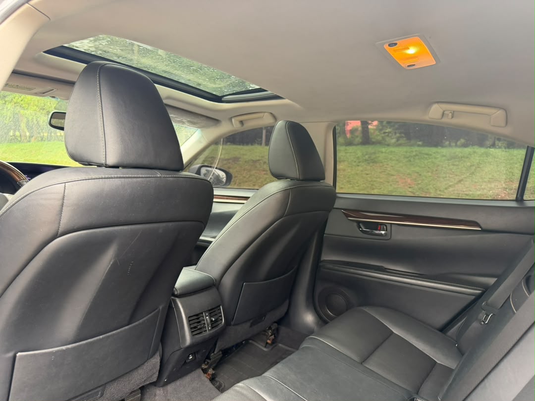 
								CleaNesT, SharPesT ReGisTeReD 2014 Es350 LeXuS CuRRenTLy In DCT MrKT…  💯 Mechanical sound, UnTemPereD AnyThinG, BuY & DriVe WiTh Confidence…..custom duty✅  15M OnLy💰   AbuJa LoKaTioN📍 full									