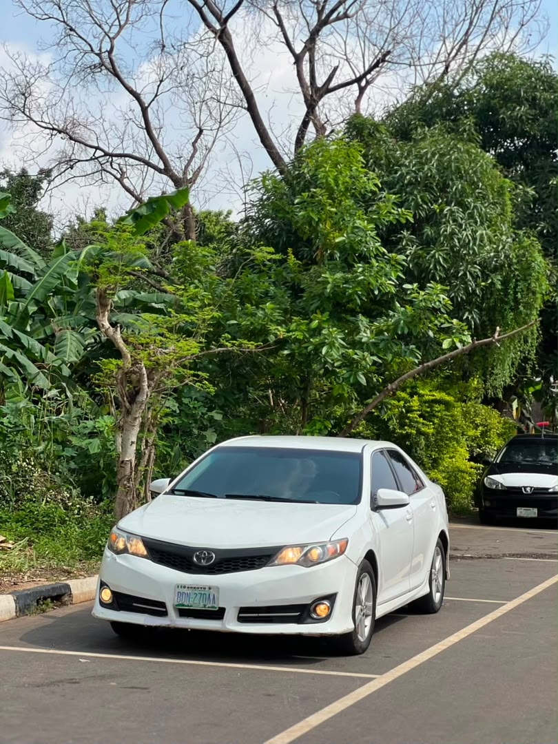 
								SUPER CLEAN PREOWNED TOYOTA CAMRY 2013 LE   ORIGINAL DUTY 📃  PRICE: 9M   ABUJA DEAL 📍  NATIONWIDE DELIVERY full									