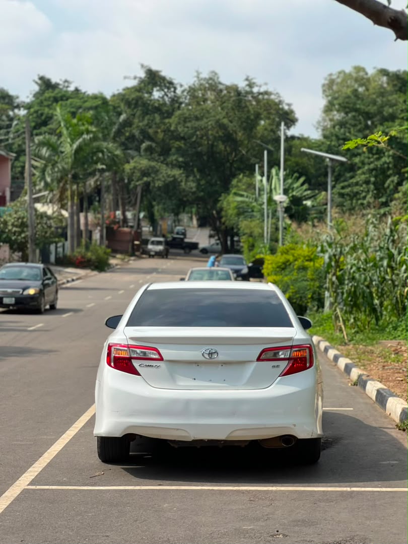 
								SUPER CLEAN PREOWNED TOYOTA CAMRY 2013 LE   ORIGINAL DUTY 📃  PRICE: 9M   ABUJA DEAL 📍  NATIONWIDE DELIVERY full									