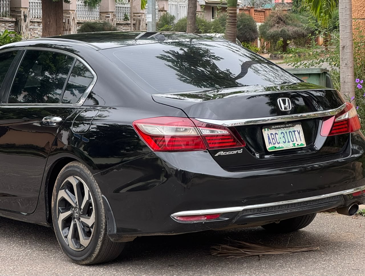 
								Very clean Honda accord 2016 is available for inspection price 11.5 million full									