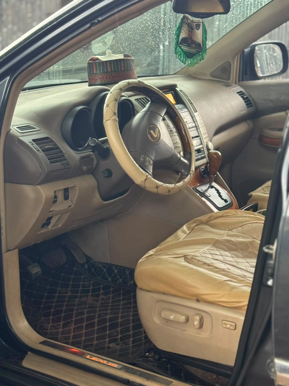 
								Clean Lexus rx330 2004 is available price 6.3 million Location. Abuja full									