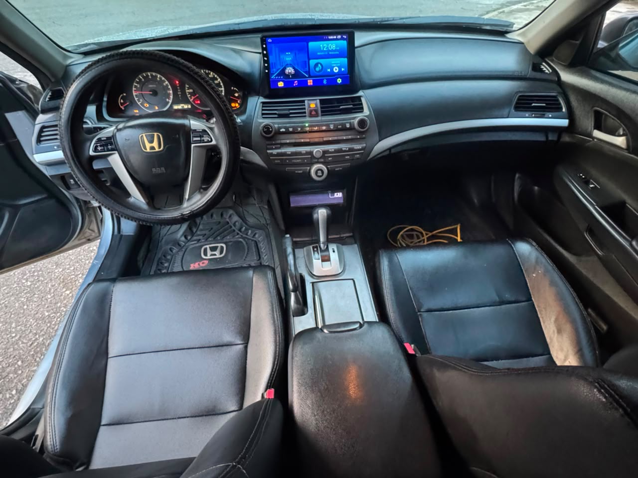 
								First grade Honda accord 2011 is available price 7.3m car with me Location: Area 11 Garki  Abuja full									