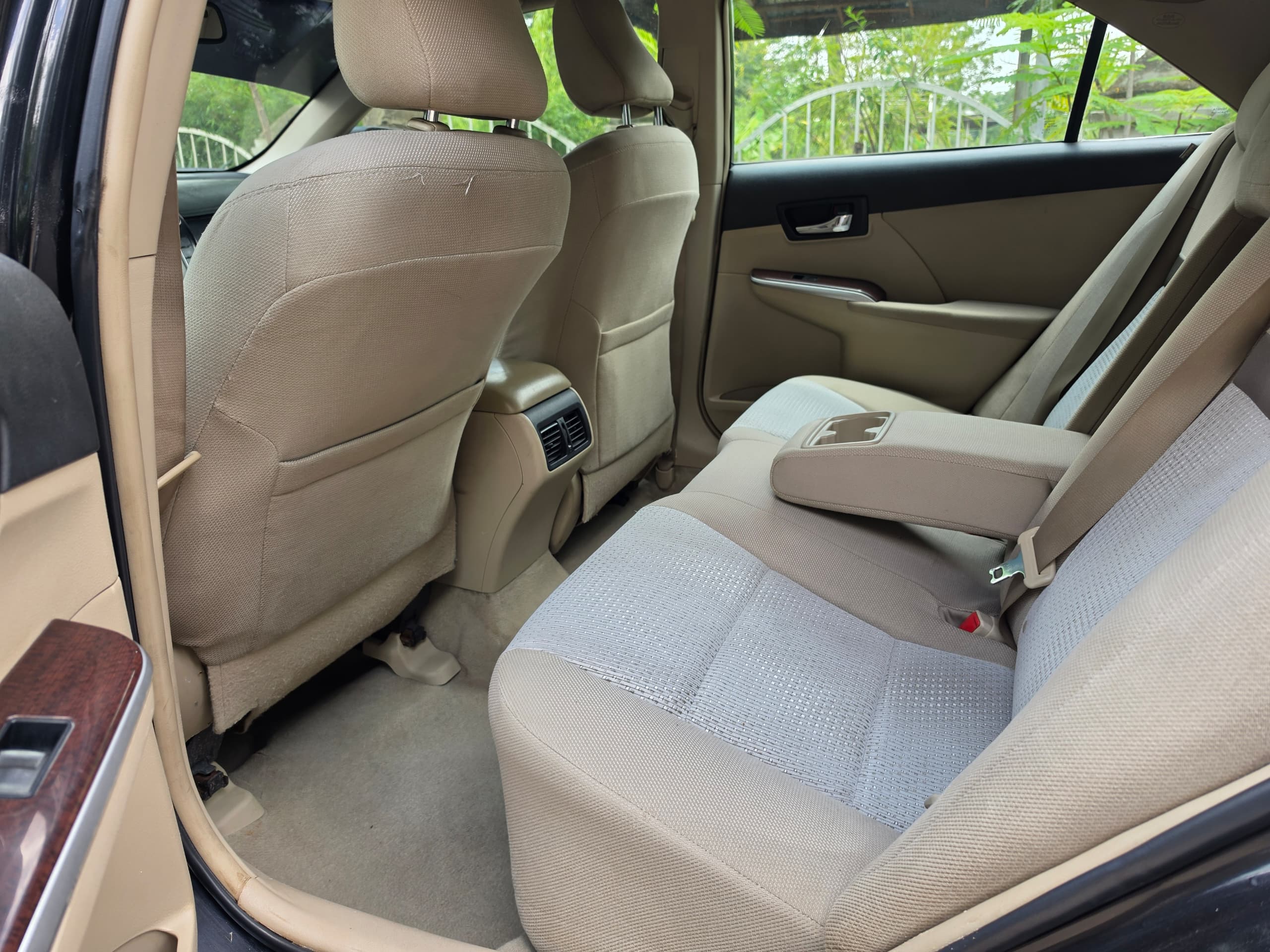 
								New in: neatly used 2014 Toyota camry XLE keyless Sunroof, back AC vent with nothing to fix going for just 10.5m only. Abujadeal full									
