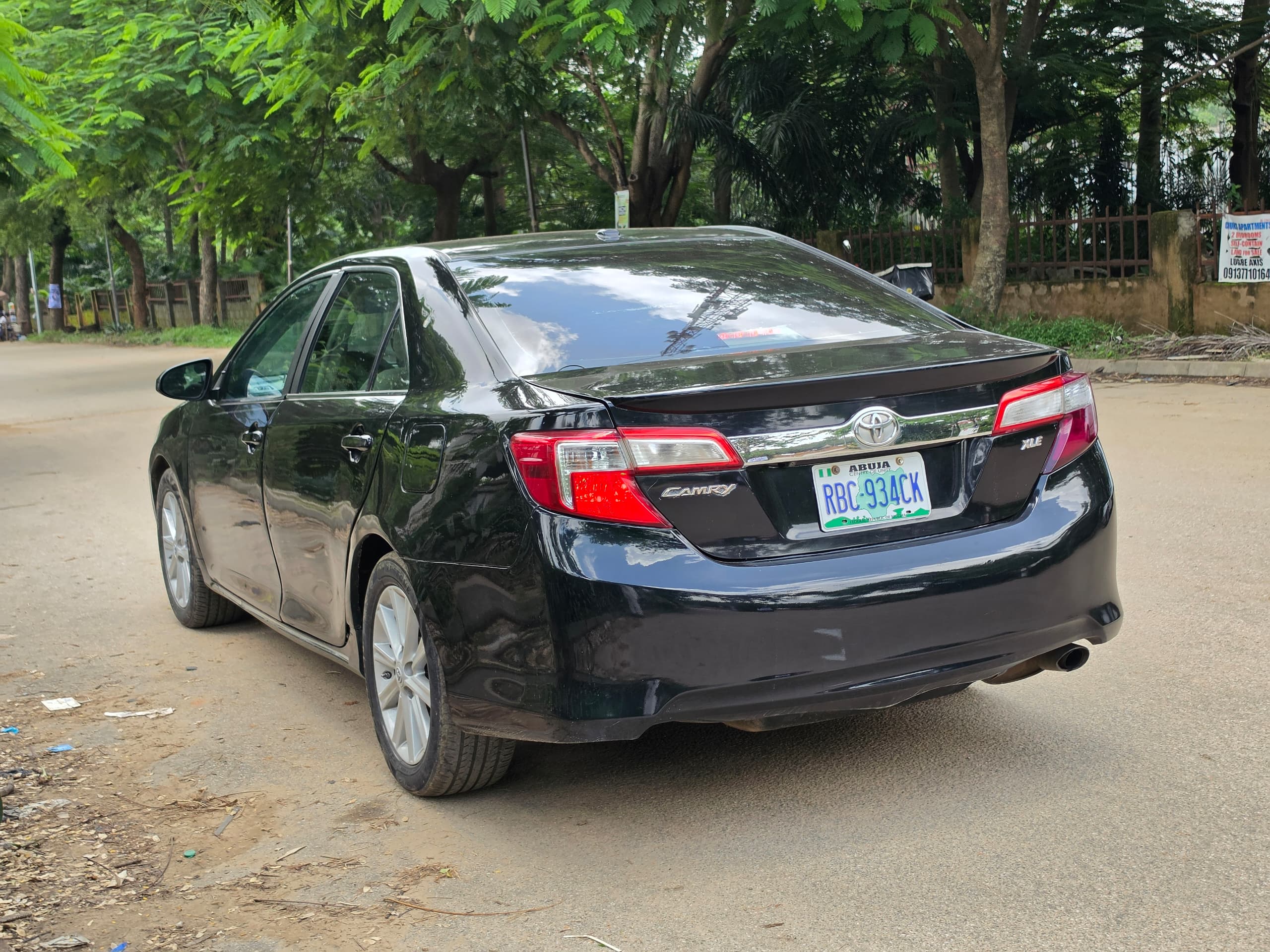 
								New in: neatly used 2014 Toyota camry XLE keyless Sunroof, back AC vent with nothing to fix going for just 10.5m only. Abujadeal full									