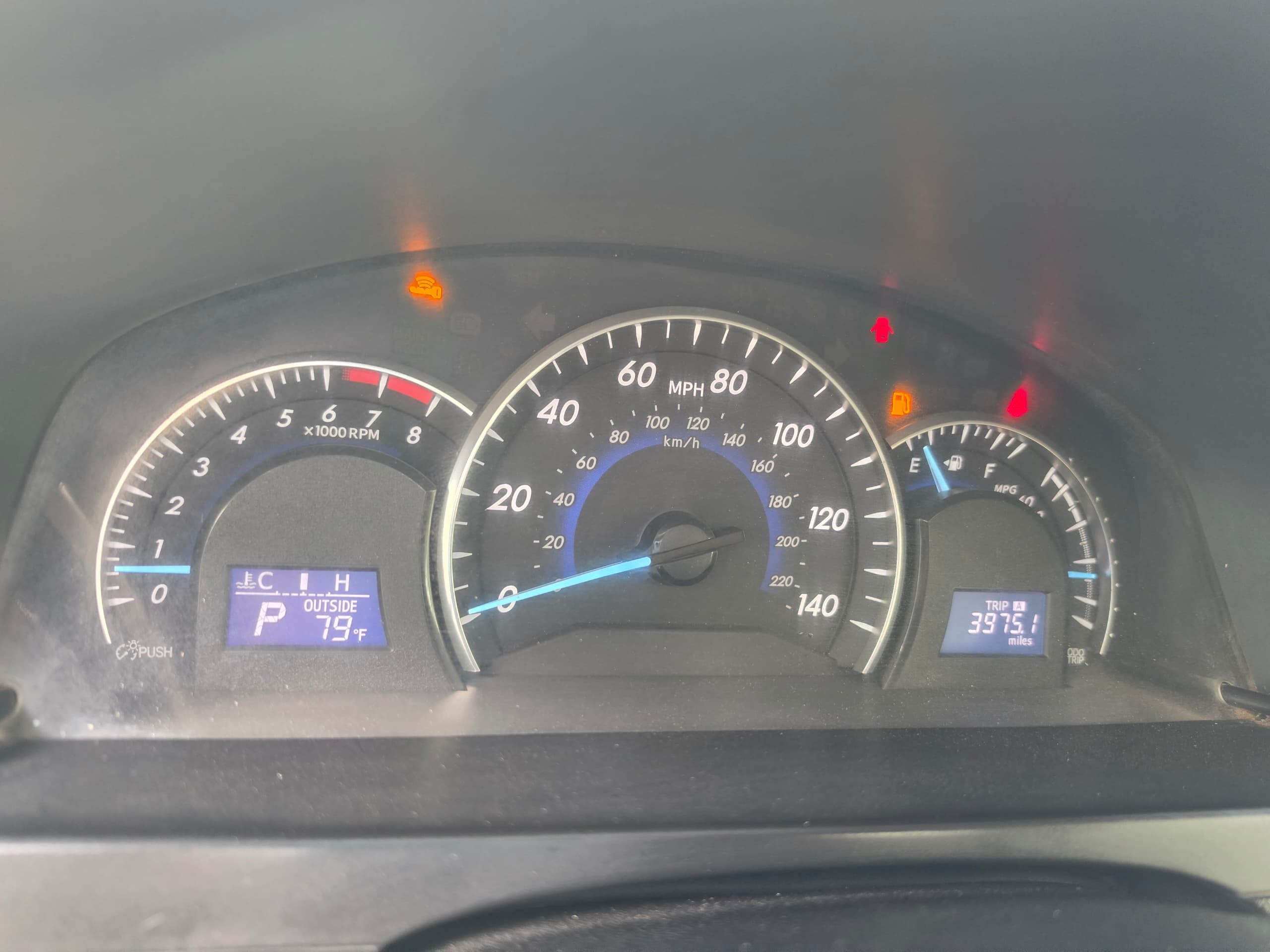 
								New in: neatly used 2014 Toyota camry XLE keyless Sunroof, back AC vent with nothing to fix going for just 10.5m only. Abujadeal full									
