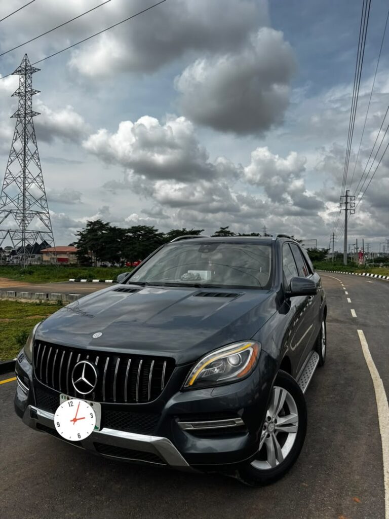 Giveaway Deal‼️‼️‼️ Carefully Used Mercedes Benz ML350 2013/14 car is in pristine condition (Nothing To Fix) full option (Power Booth & Sunroof) with original duty✅ going for just 16.2m Net with our sambo Lugbe Abuja📍 ZERO CHAIN DEAL
