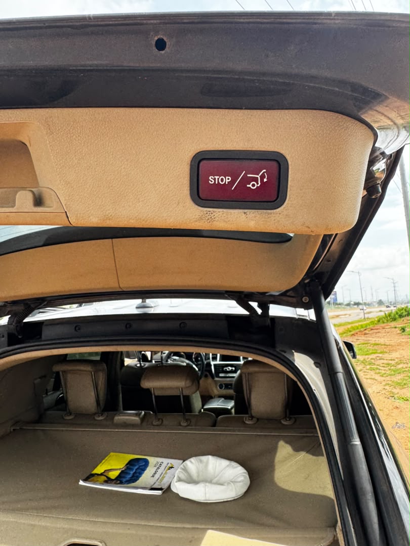 
								Giveaway Deal‼️‼️‼️ Carefully Used Mercedes Benz ML350 2013/14 car is in pristine condition (Nothing To Fix) full option (Power Booth & Sunroof) with original duty✅ going for just 16.2m Net with our sambo Lugbe Abuja📍 ZERO CHAIN DEAL full									