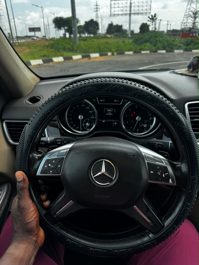 
								Giveaway Deal‼️‼️‼️ Carefully Used Mercedes Benz ML350 2013/14 car is in pristine condition (Nothing To Fix) full option (Power Booth & Sunroof) with original duty✅ going for just 16.2m Net with our sambo Lugbe Abuja📍 ZERO CHAIN DEAL full									