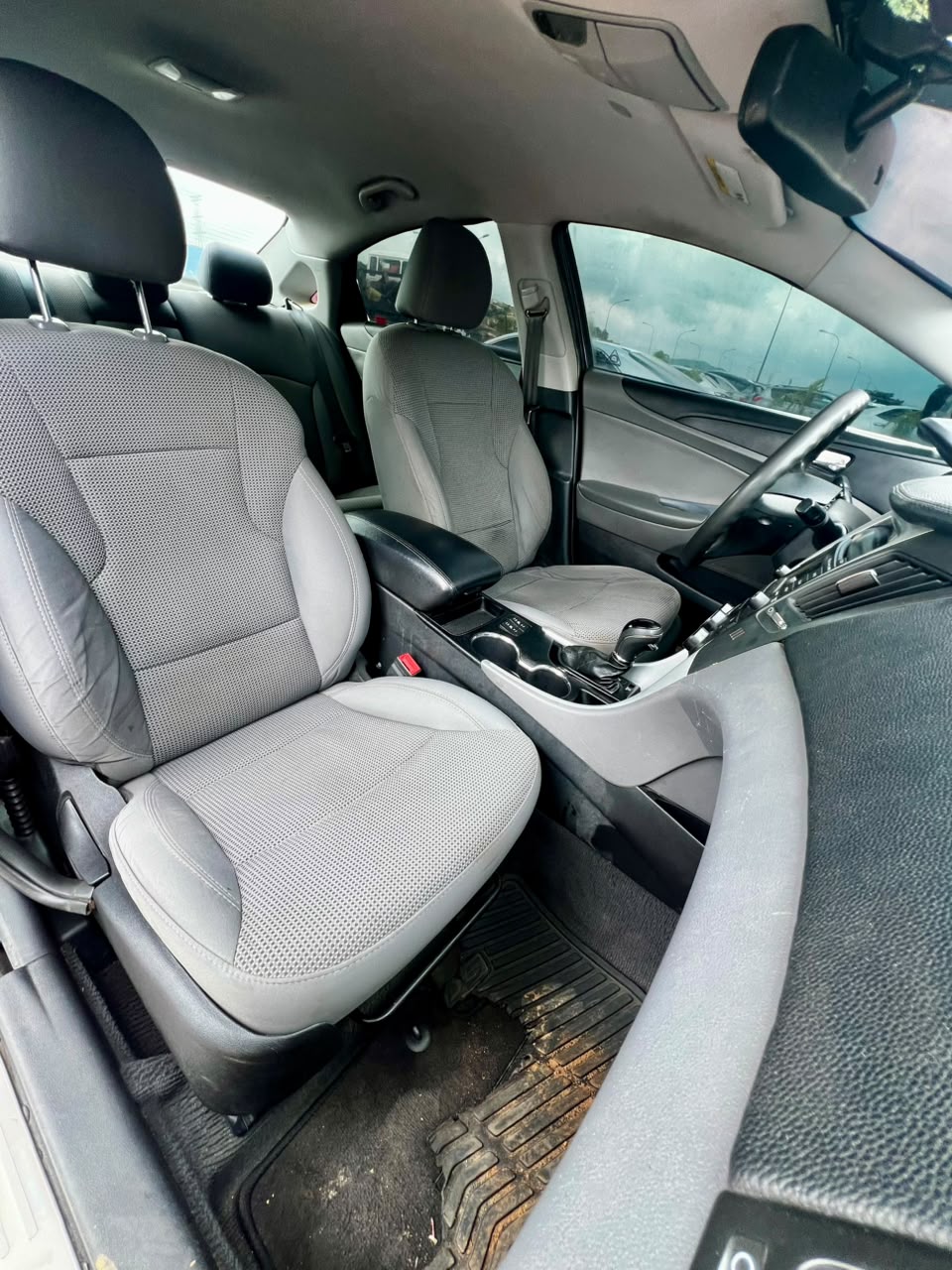 
								Neatly Used Hyundai Sonata 2012 in perfect condition Buy and Drive   6.5 Million full									