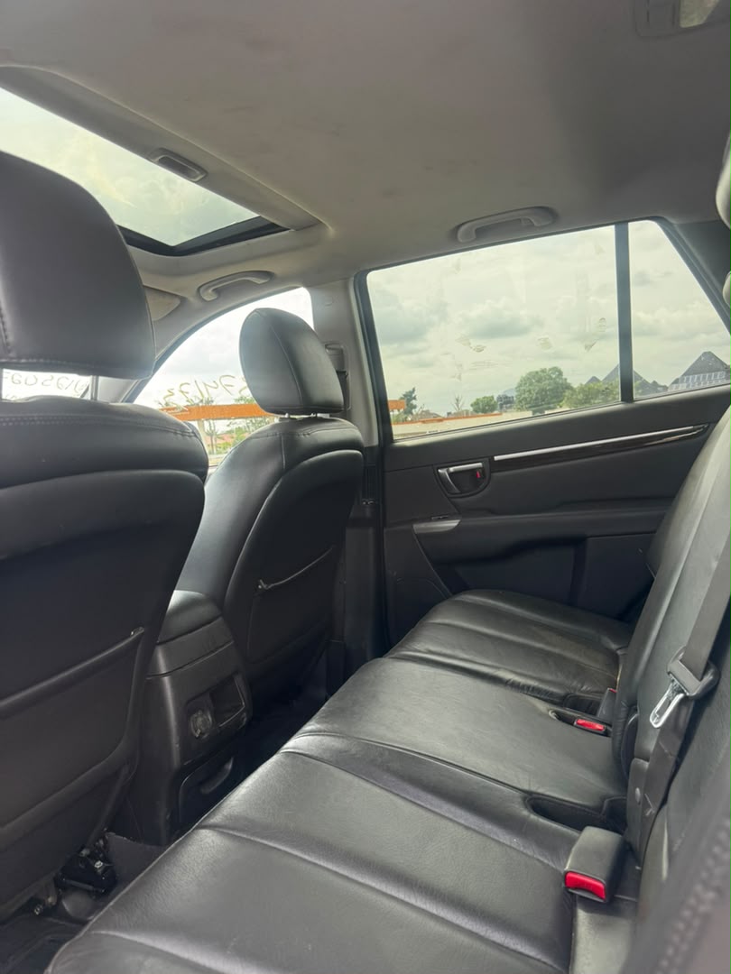 
								Giveaway Deal‼️‼️‼️ Grade A Foreign Used 2013 Hyundai Santafe (Limited) car is in pristine condition (Key entry & Sunroof) with 2026 entry duty going for just 15m with me Lugbe Abuja📍 ZERO CHAIN DEAL full									