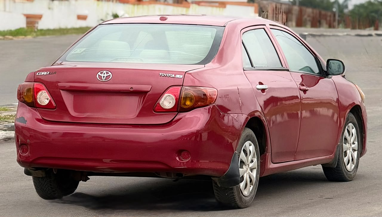 
								NEATLY USED 2009 TOYOTA COROLLA LE IN GOOD CONDITION PROPERLY DOCUMENTED GOING FOR 5M ABUJA DEAL full									