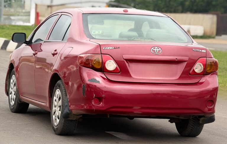 NEATLY USED 2009 TOYOTA COROLLA LE IN GOOD CONDITION PROPERLY DOCUMENTED GOING FOR 5M ABUJA DEAL