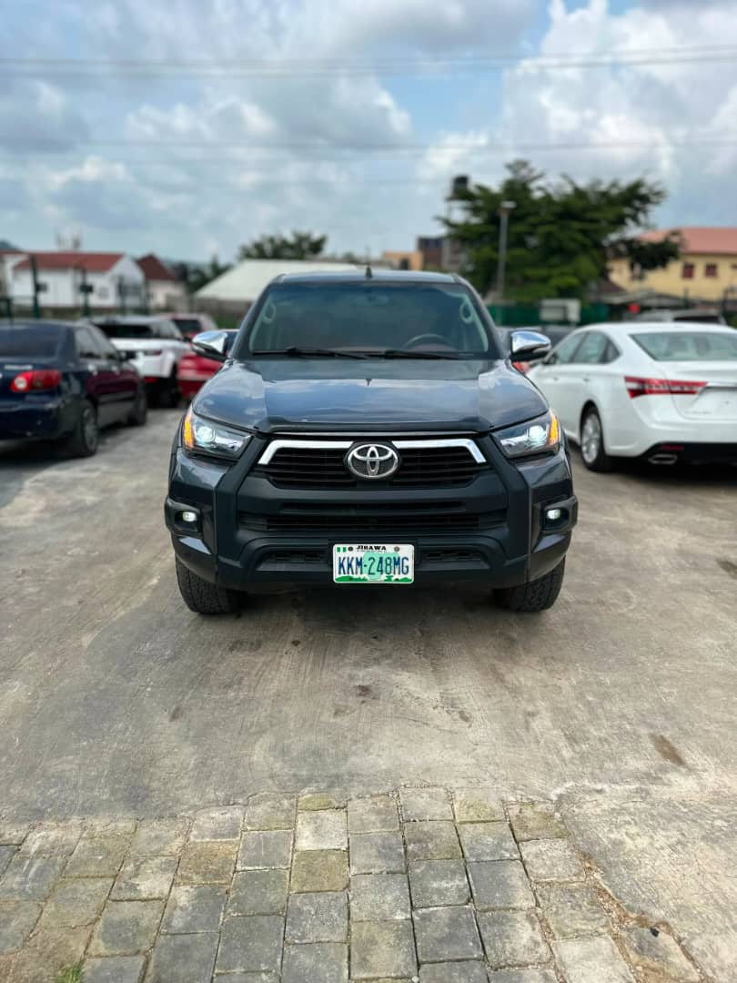 
								Clean Neatly used 2007 Upgraded 2018 Model Toyota Hilux  Engine And Gear working perfectly Ac chilling Manual transmission going for   💰15.5M 📍Abuja Gwarinpa full									
