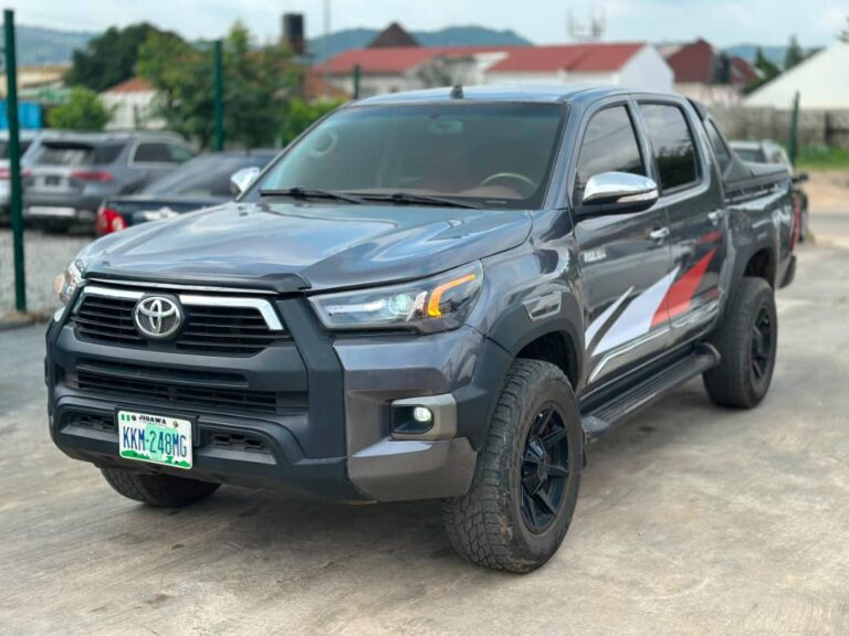 Clean Neatly used 2007 Upgraded 2018 Model Toyota Hilux  Engine And Gear working perfectly Ac chilling Manual transmission going for   💰15.5M 📍Abuja Gwarinpa