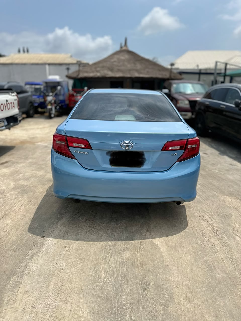 
								SUPER SHARP 2014 UNREGISTERED TOYOTA CAMRY WITH ORIGINAL COSTUM DUTY AND UNTAMPERED ENGINE AND GEAR GOING FOR JUST   💰10.5M 📍Abuja Gwarinpa full									