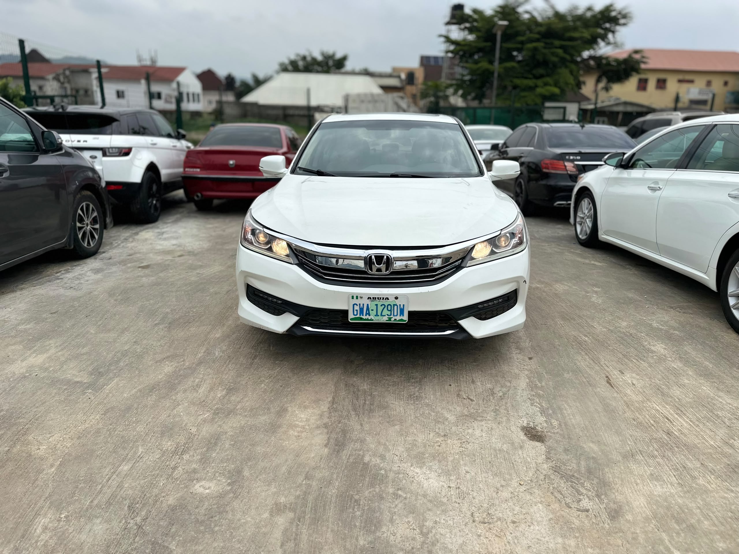 
								EXTREMELY CLEAN 2016 HONDA ACCORD V6 IN EXCELLENT CONDITION, FULL OPTION UNTAMPERED ENGINE, GEAR AND AC WITH ORIGINAL CUSTOM DUTY GOING FOR   💰11M 📍Abuja Gwarinpa full									