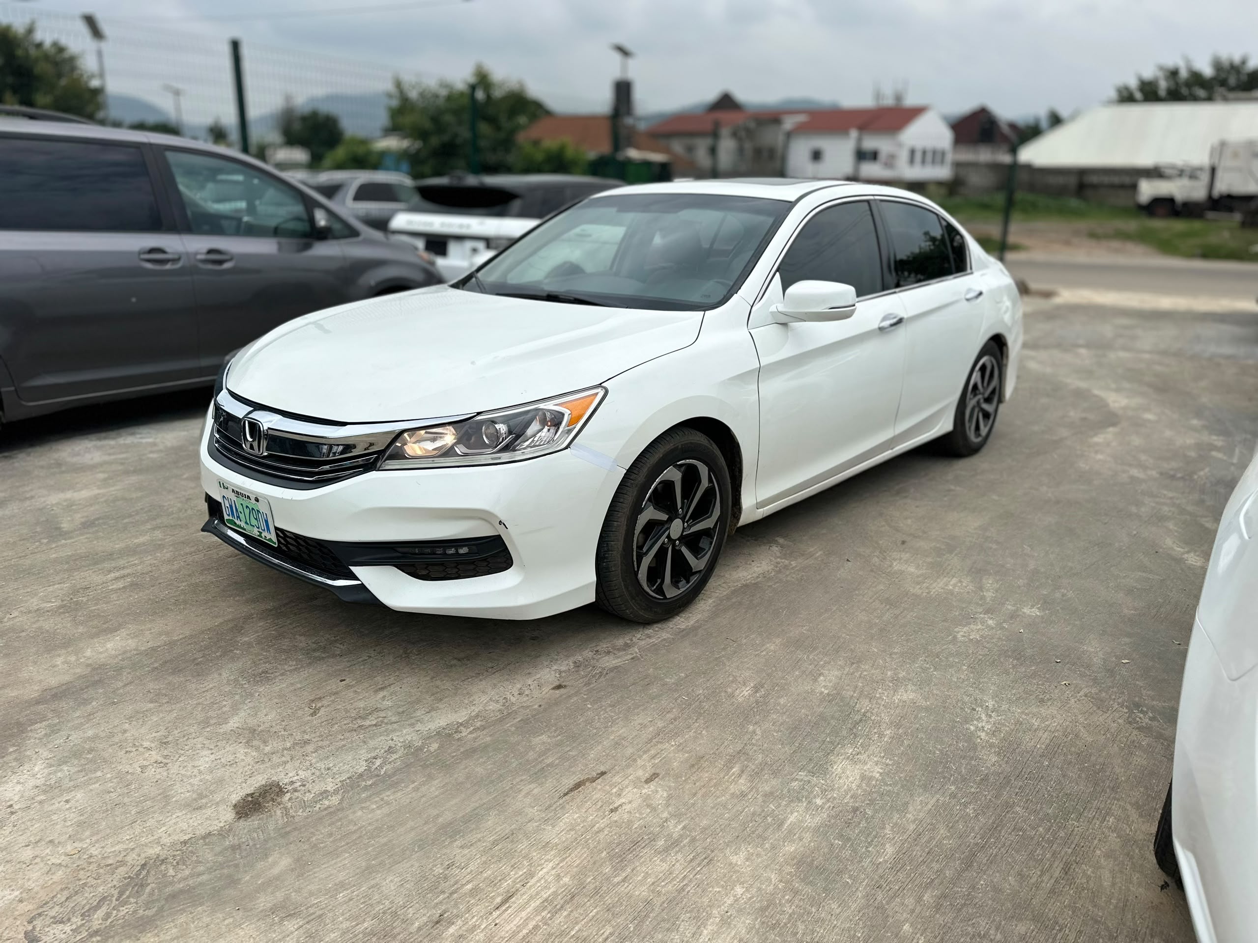 
								EXTREMELY CLEAN 2016 HONDA ACCORD V6 IN EXCELLENT CONDITION, FULL OPTION UNTAMPERED ENGINE, GEAR AND AC WITH ORIGINAL CUSTOM DUTY GOING FOR   💰11M 📍Abuja Gwarinpa full									