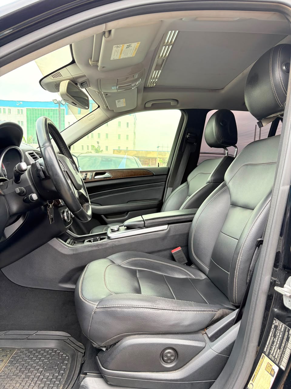 
								Extremely clean used 2013 ML 350 just like Belgium going for Just 17.8m full									