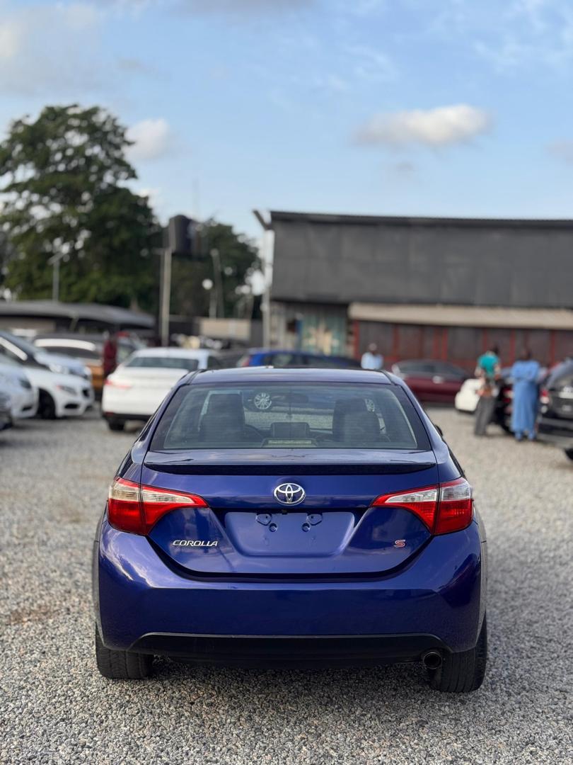 
								Mad Distresse distressed Toyota Corolla 2016 model few months used , used by a lady in central area 8,5m to the owner buyer settle 500k Abuja full									