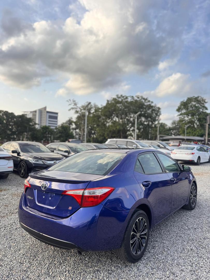 
								Mad Distresse distressed Toyota Corolla 2016 model few months used , used by a lady in central area 8,5m to the owner buyer settle 500k Abuja full									