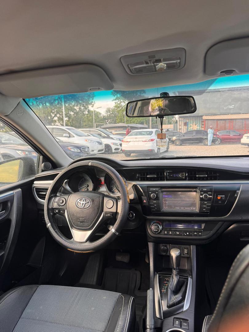 
								Mad Distresse distressed Toyota Corolla 2016 model few months used , used by a lady in central area 8,5m to the owner buyer settle 500k Abuja full									