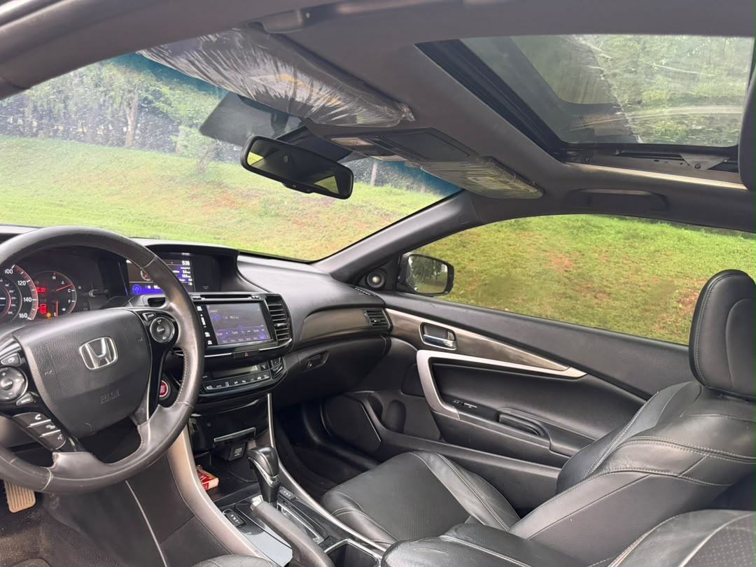 
								FeW MonThs ReGisTeReD💥 Too Clean To Be ToLD Oloun 2016 HONDA COUPE Available In ExCeLLenT ConDiTioN….Keyless, Sunroof, double screen, V6 engine, custom duty for just 11.5m OnLy  AbuJa LoKaTioN full									