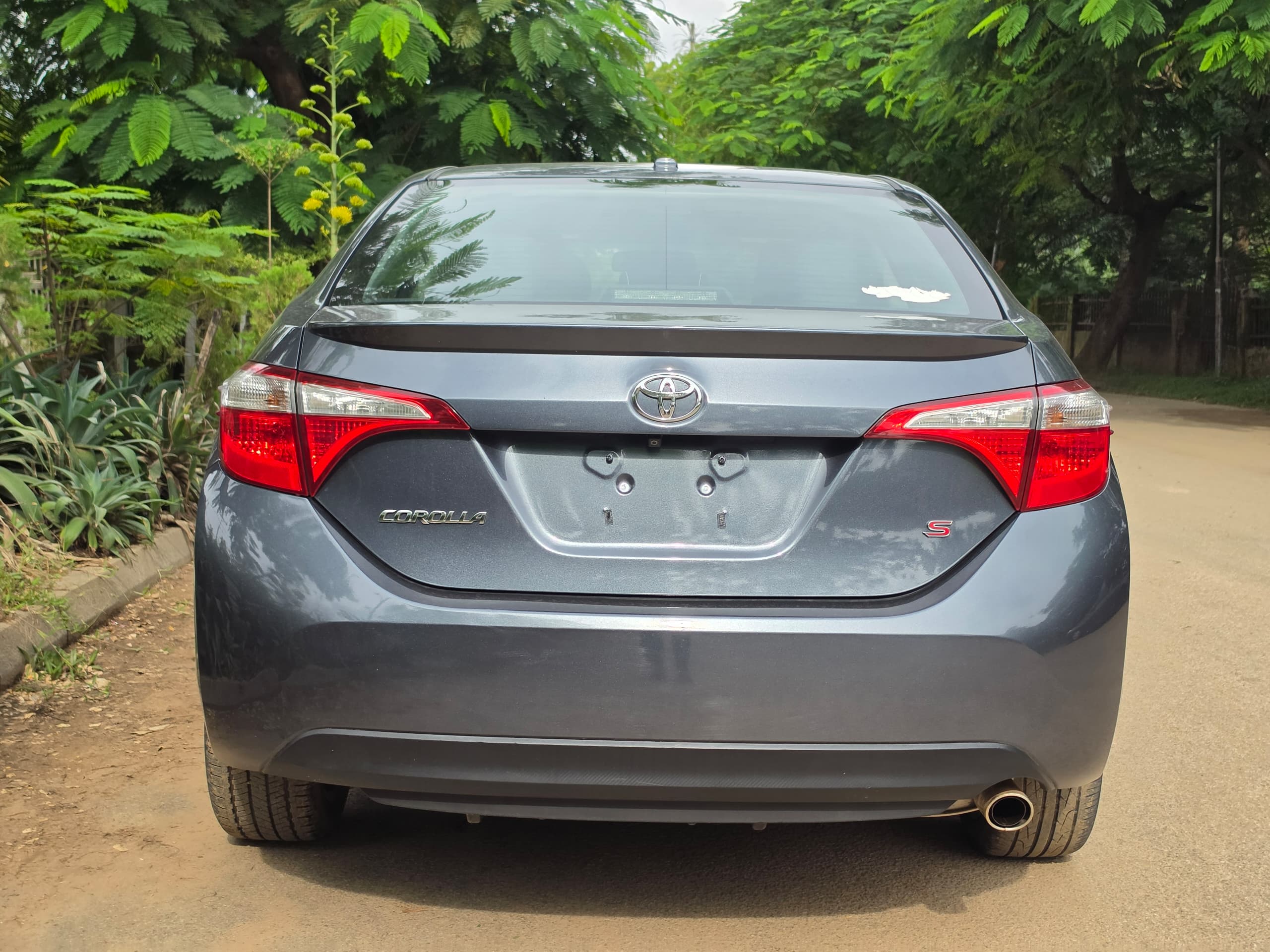 
								I love this car: Extremely clean First body foreign used 2015 Toyota corolla S premium. With Keyless Leather nd Sunroof going for just 14m only. This na awoof deal. full									