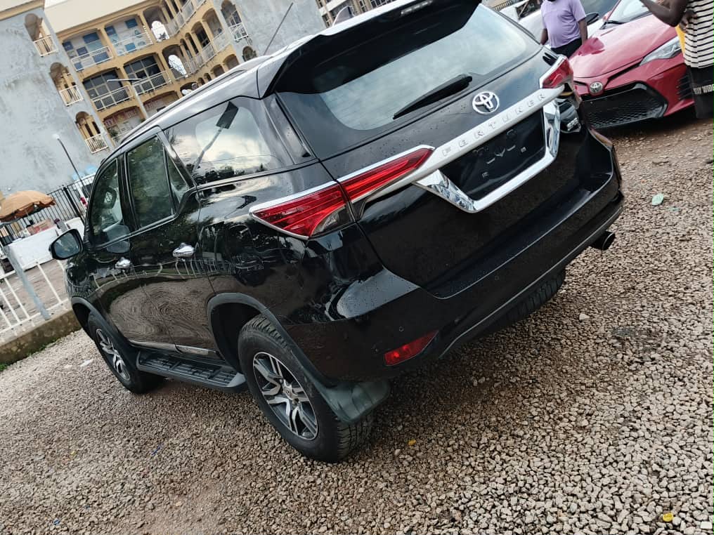 
								GIVEAWAY DEAL‼️‼️‼️ 2021 CAREFULLY USED (UNREGISTERED) TOYOTA FORTUNER IN PRISTINE CONDITION WITH ORIGINAL DUTY GOING FOR JUST 49.5M NET WITH SAMBO ABUJA📍 ZERO CHAIN DEAL full									