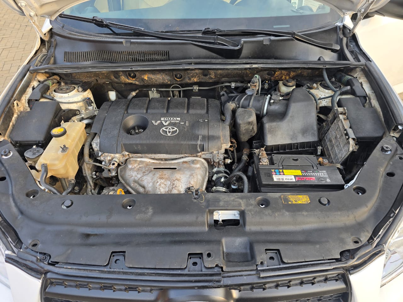 
								Distress Distress very sharp Toyota Rav4 2010 with untermperd engine and gear  6.5m abujadeal full									